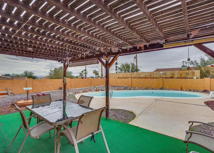 Holiday home Pool & Patio! Mod Desert Digs Near Havasu *