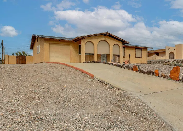Pool & Patio! Mod Desert Digs Near Havasu Lake Havasu City